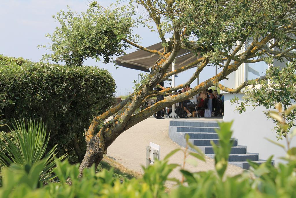 Logis Hotel & Restaurant Les Mouettes - Larmor Plage, Proche De Lorient Buitenkant foto